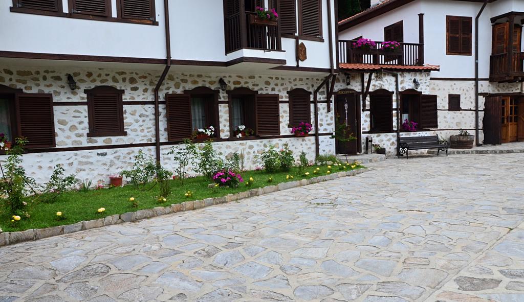 Family Hotel Dinchova Kushta Rozhen Ngoại thất bức ảnh