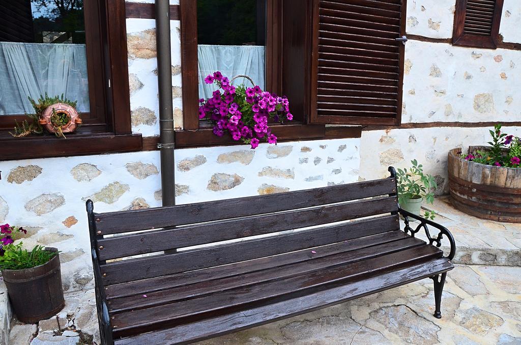 Family Hotel Dinchova Kushta Rozhen Ngoại thất bức ảnh
